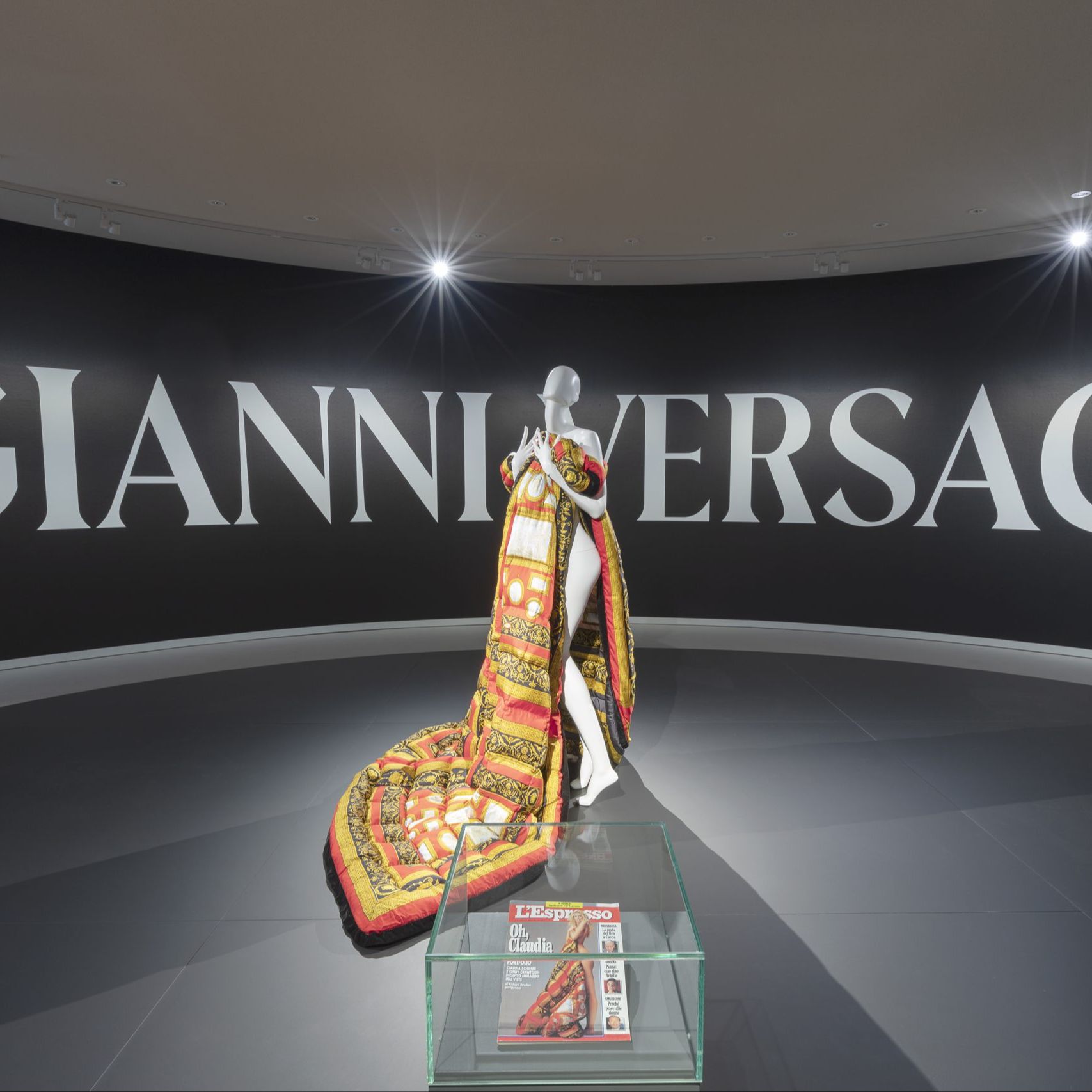 Gianni Versace
Retrospective