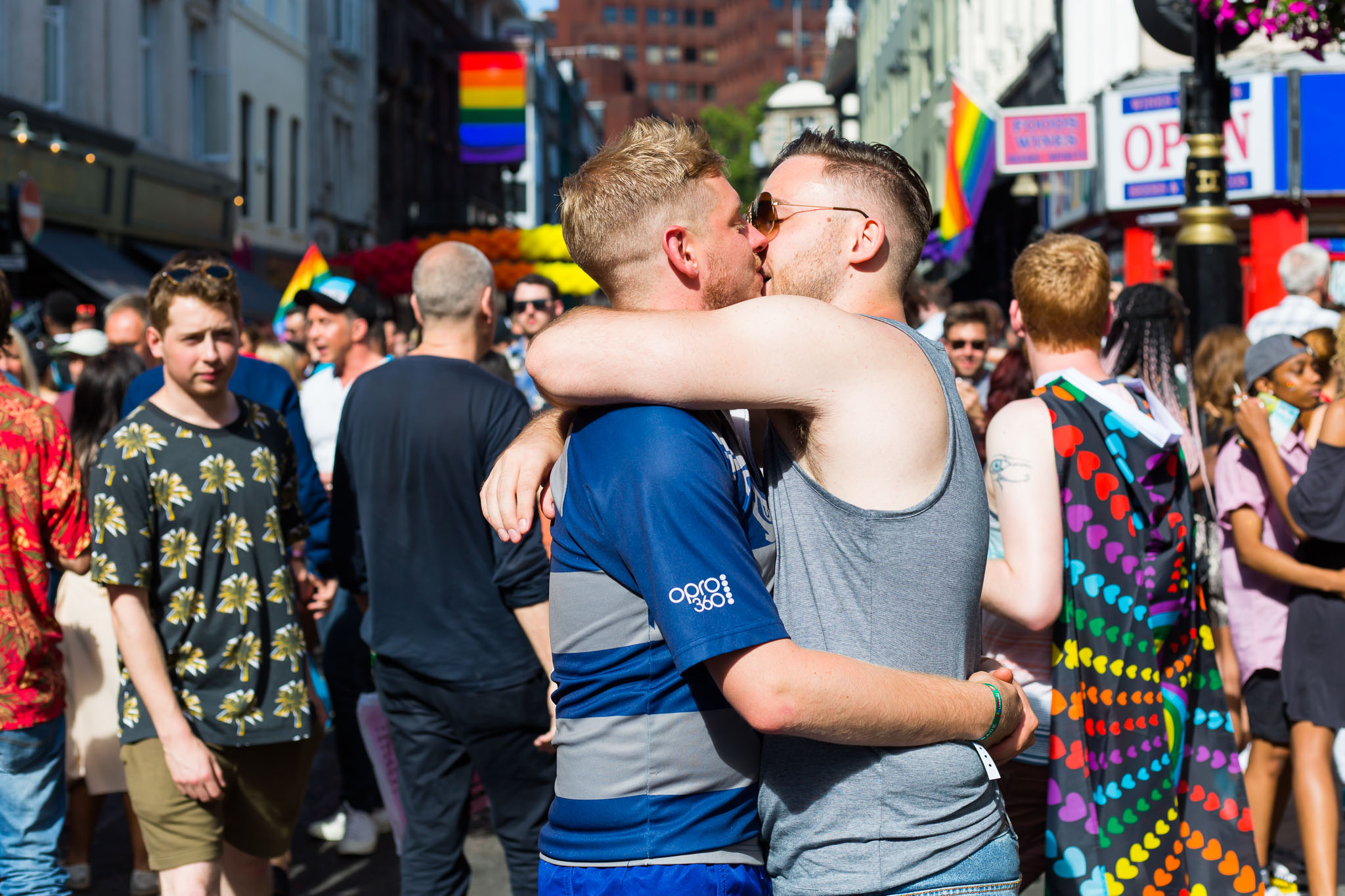 Лондонский гей-парад. Гуляют все, включая мопсов. Фото и видео - ZIMA  Magazine