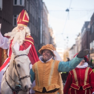 Чем голландский Синтерклас круче Санта-Клауса и Деда Мороза