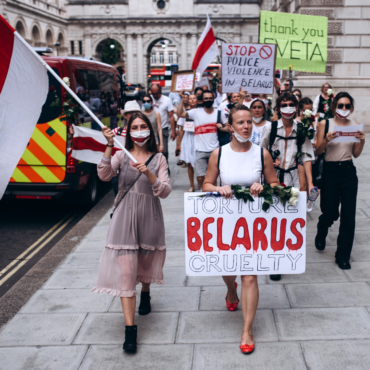Белорусы прошли маршем от Вестминстера до Кенсингтона и устроили митинг у посольства