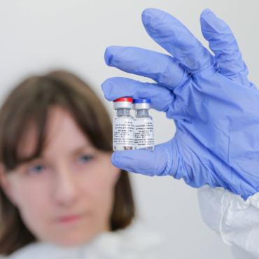 Что пишут британские СМИ о новой российской вакцине от COVID-19