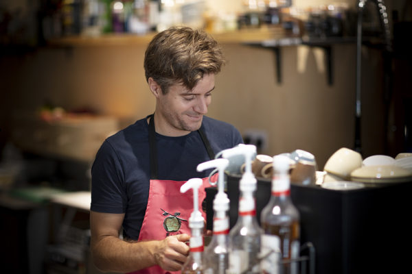 Семейный бизнес: как пара открыла испанское дели-кафе на западе Лондона