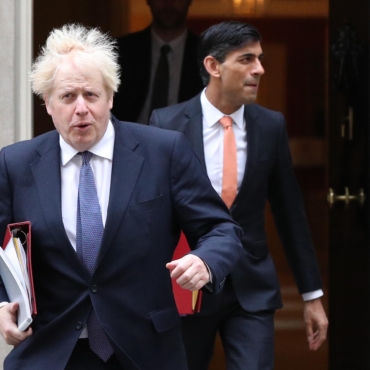 Британский премьер и канцлер будут ежедневно сдавать ПЦР-тесты после контакта с заболевшим главой минздрава
