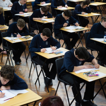 Зачем школьники в Британии сдают экзамены по русскому языку и как к ним готовятся
