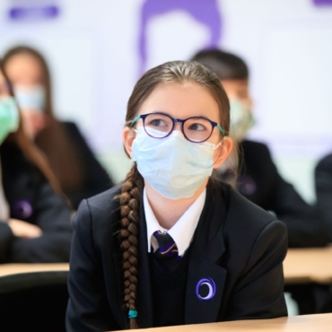 Ученики средних школ Англии пройдут тестирование на коронавирус перед возвращением в классы