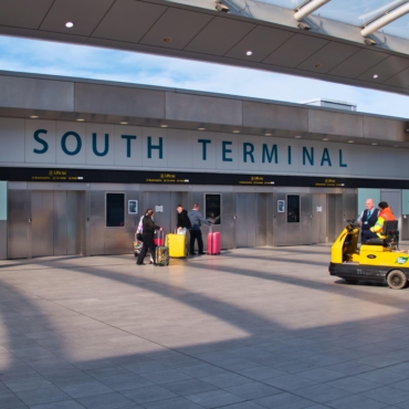 Аэропорт Gatwick снова открывает южный терминал в ожидании потока путешественников