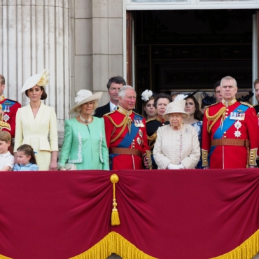 Принца Гарри и Меган Маркл пригласили выйти на балкон Букингемского дворца во время празднования Платинового юбилея