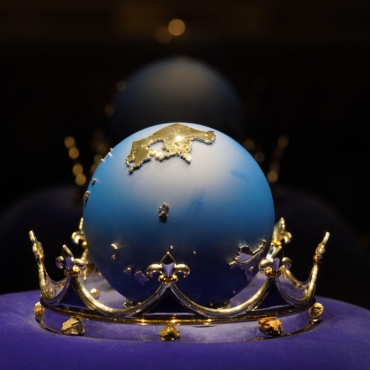 Созданный к платиновому юбилею правления Елизаветы II «Глобус Содружества» доставили в Тауэр