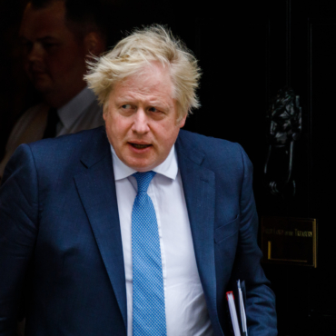 Борис Джонсон принес извинения парламентариям за вечеринки на Даунинг-стрит