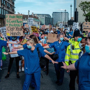 «Мы стоим больше»: британские врачи потребовали повышения зарплат на 30%