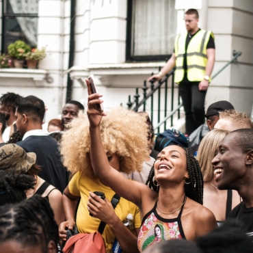 Ноттинг-Хиллский карнавал: лондонцев ждут три дня музыки, вечеринок и красочных парадов