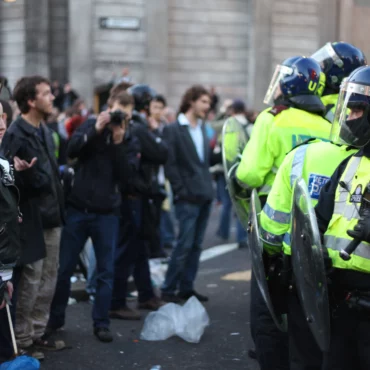 Несколько сотен лондонских полицейских будут уволены за должностные преступления