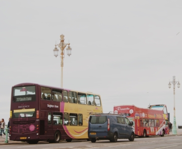 Проезд на междугородних автобусах в Великобритании снизится в 2023 году