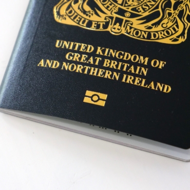 Податься на британский паспорт с февраля станет дороже