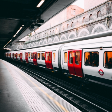 Лондонское метро будет работать в штатном режиме после отмены предстоящих забастовок
