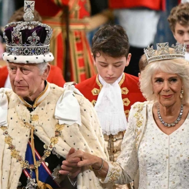 Король говорит: главное из обращения Карла III к британскому правительству
