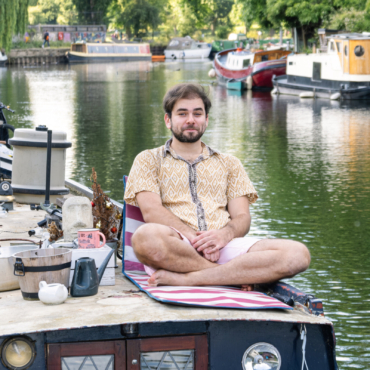 Romance and reality: the story of one programmer who lives on a boat in London