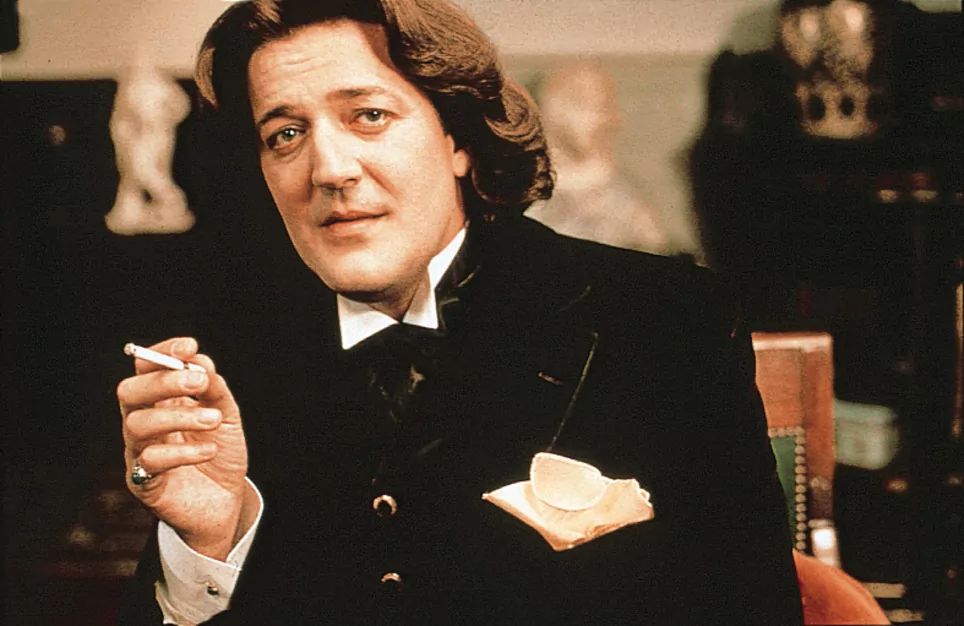 stephen-fry-as-oscar-wilde