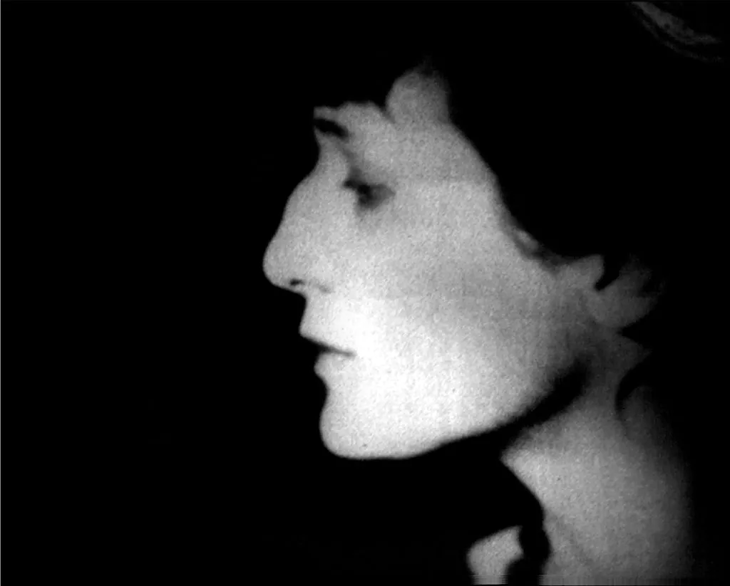 Akhmatova_Film_Press_2