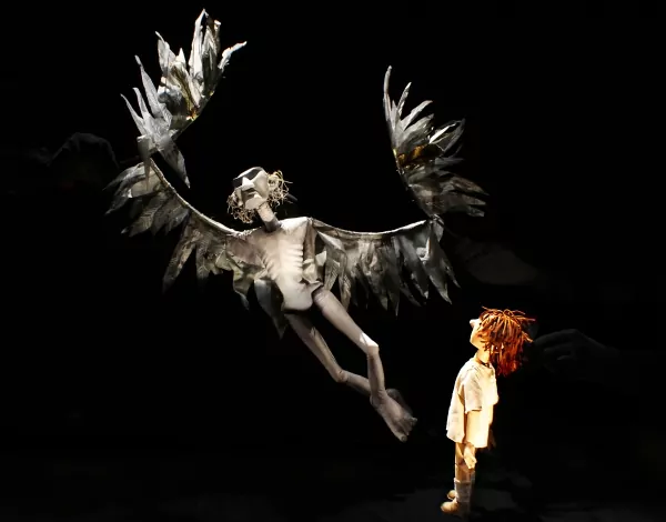 very-old-man-with-enormous-wings_little-angel