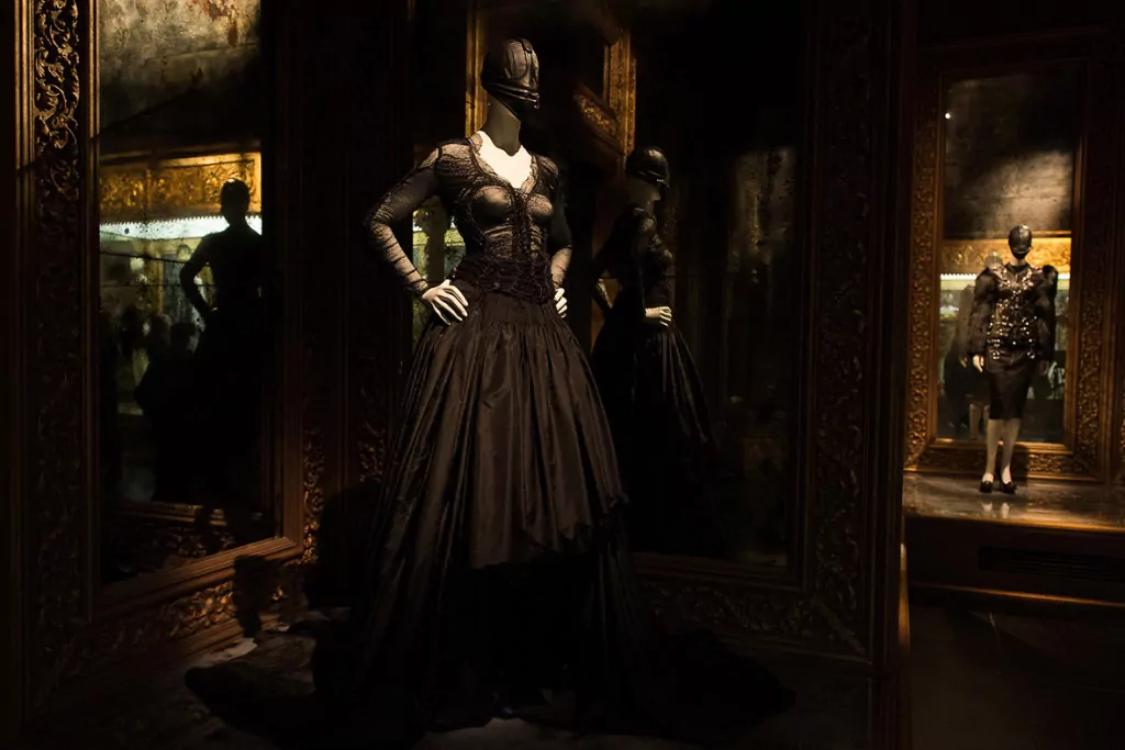 alexander-mcqueen-savage-beauty-15