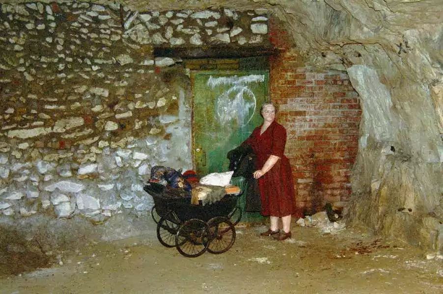 Chislehurst_Caves_Disneyland
