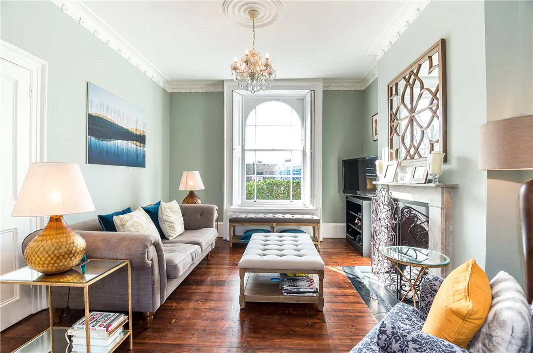 A 5 bedroom Grade II listed house for sale in Islington, £1,950,000 