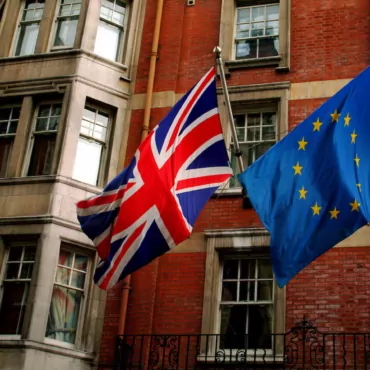 The Telegraph: Великобритания намерена дать право на постоянное проживание всем трем миллионам граждан ЕС