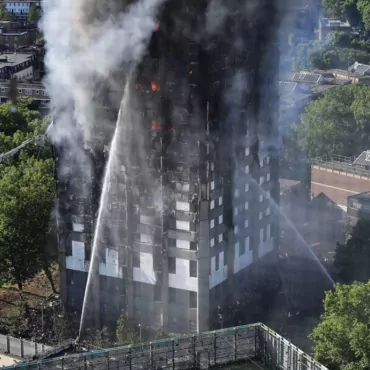 Трагедия в Grenfell Tower: число погибших растет