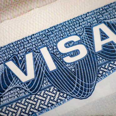 С сентября неиммиграционную визу в США россияне смогут получить только в Москве