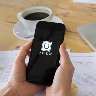 Uber больше не будет следить за своими клиентами после выполнения заказа