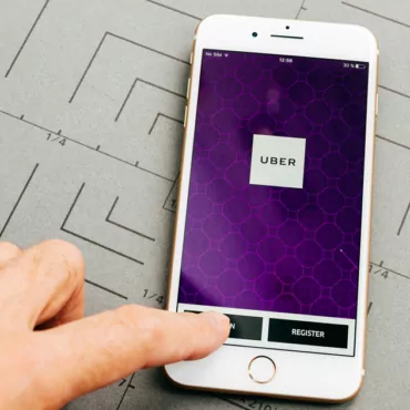 Uber лишился лицензии на работу в Лондоне