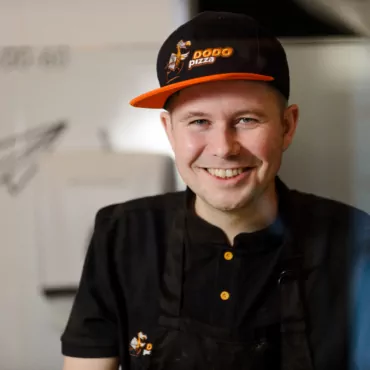 Российская пиццерия «Додо» открылась в Брайтоне, проспорив местным жителям 500 пицц