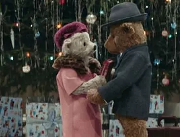 В рождественском ролике Heathrow снова снялись медведи