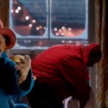 Медвежонок Паддингтон стал героем рождественского ролика M&S