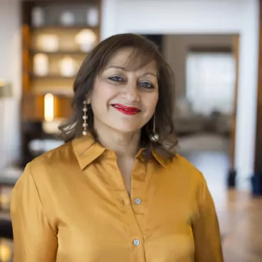 В какие булочные и парикмахерские ходили Леннон, Синатра и принцесса Маргарет. Рассказывает редактор The Mayfair Times Сельма Дэй