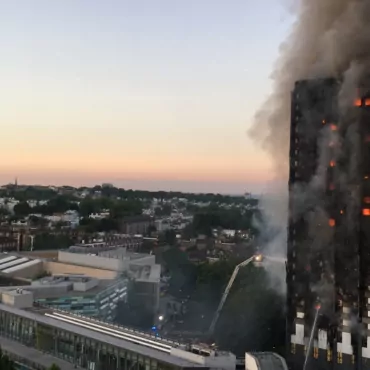 Стив МакКуин снимет фильм о пожаре в Grenfell Tower
