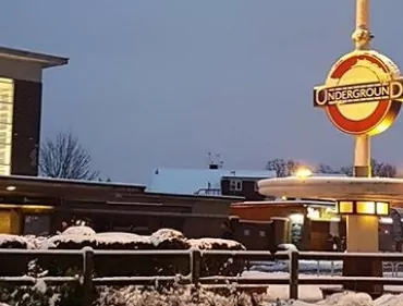 Между нами не тает лед: по всей Британии транспортный коллапс и закрыты школы