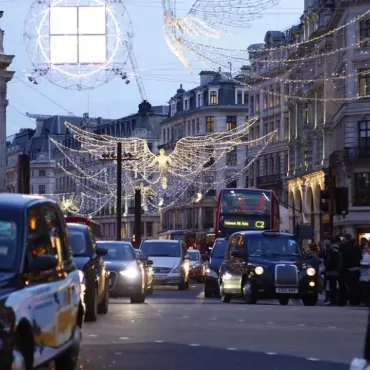 Дождь, огни и никакого снега. Предновогодний Лондон в инстаграм-картинках наших читателей