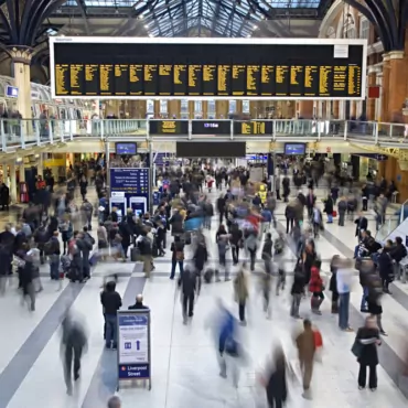 Рождественский трафик: что ждет пассажиров и водителей на дорогах Великобритании