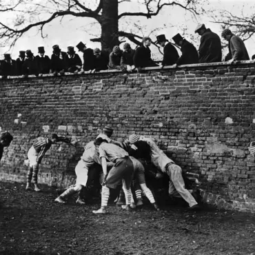 Итонский пристенок: во что играют будущие премьер-министры