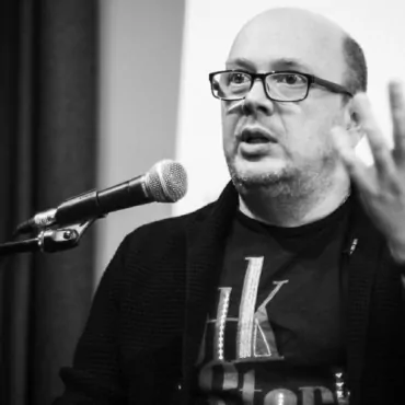 Архивное интервью со Славой Сэ: о мужских комплексах и родительских тревогах