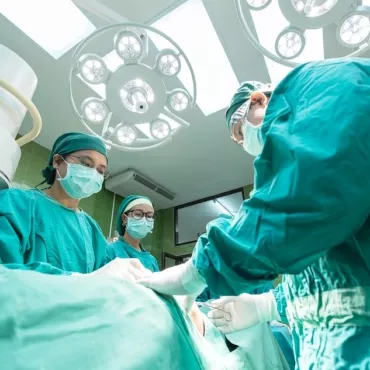Пациентка King’s College Hospital играла на скрипке во время операции на мозге