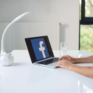 Facebook борется с распространением недостоверной информации о COVID-19