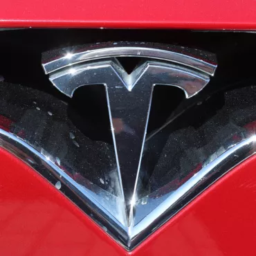 Tesla хочет продать электроэнергию Великобритании