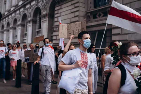 Белорусы прошли маршем от Вестминстера до Кенсингтона и устроили митинг у посольства