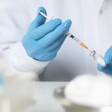 Ученые: только половина британцев согласна на вакцинацию от COVID-19