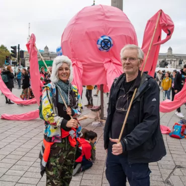 Активисты Extinction Rebellion атакуют аэропорты в выходные дни
