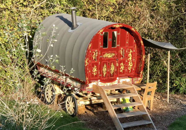 Cotswolds Camping, Холикомб