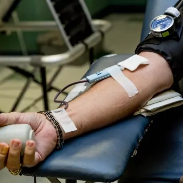 NHS просит переболевших коронавирусом сдавать плазму крови